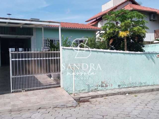 Casa à venda no bairro Ingleses do Rio Vermelho - Florianópolis/SC