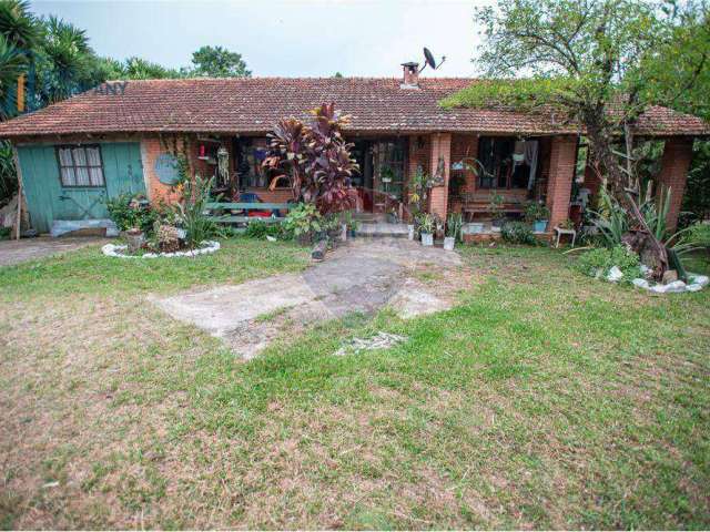 Casa com 6 dormitórios à venda por R$ 1.200.000,00 - Vila São João - Irati/PR