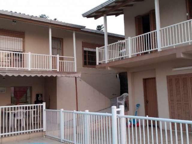 Casa com 3 quartos à venda na Rua Abrahão Borges Flores, 301, Feitoria, São Leopoldo por R$ 550.000