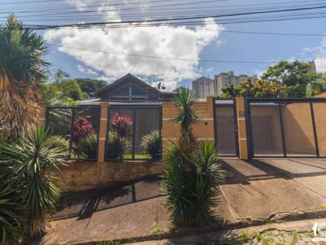 Casa com 3 quartos à venda na Rua Julio Moraz, 160, Pinheiro, São Leopoldo por R$ 750.000