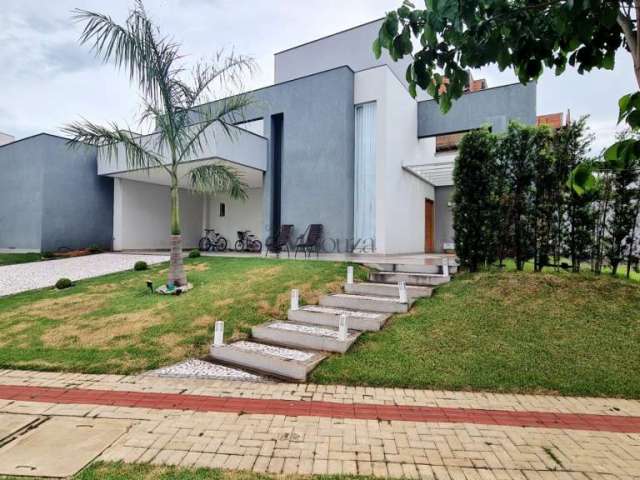 Casa em condomínio à venda com 3 quartos - 250 m²