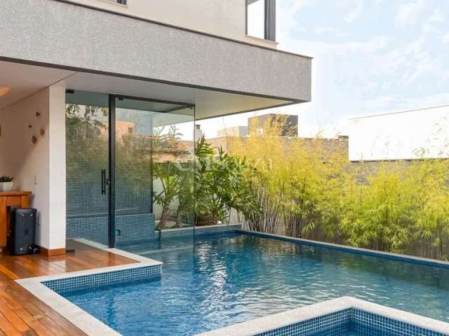 Casa em Condomínio com 3 suítes à Venda - 308 m²