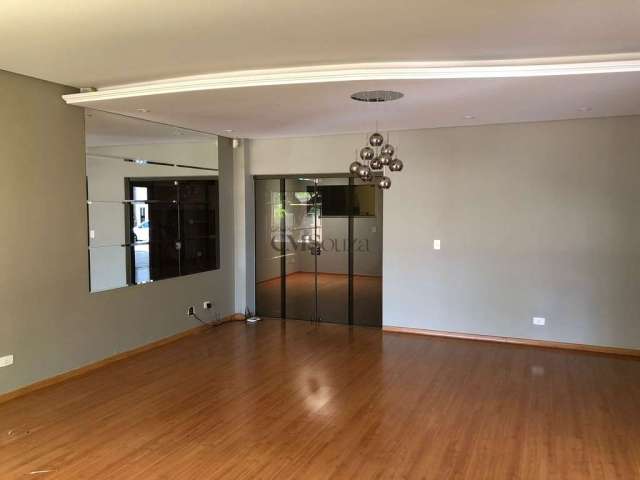 Casa para locação com 4  suítes - 330m²