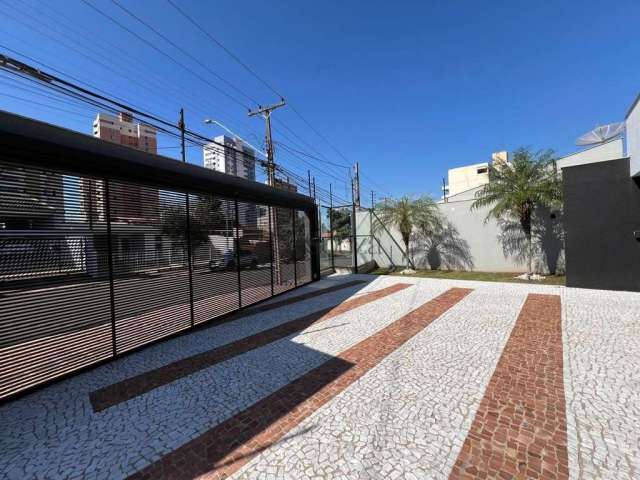 Casa com 3 quartos à Venda - 562m² - 6 vagas