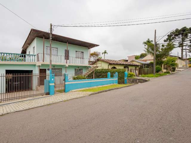 Casa à venda com 3 habitações no Santo Inácio