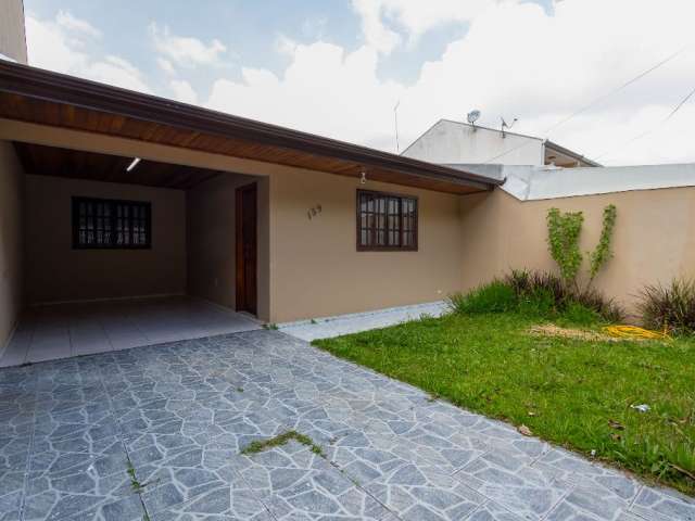 Casa aconchegante térrea, Quintal frente e fundos - 3 vagas - Vitória Régia - CIC