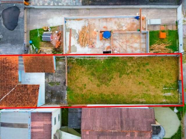 Casa térrea com terreno grande no bairro borda do campo em quatro barras