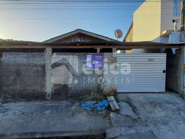 Vende-se Terreno com Casa de Madeira em Itajaí - Bairro Barra do Rio