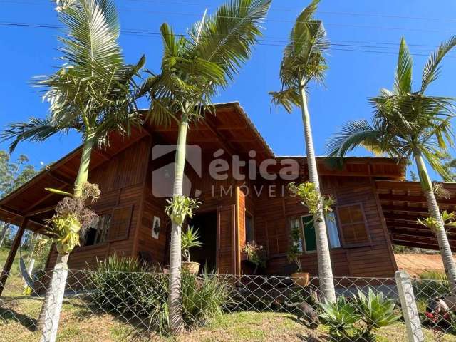 Casa de 03 dormitórios e vaga de garagem no Bairro Itaipava, Itajaí SC