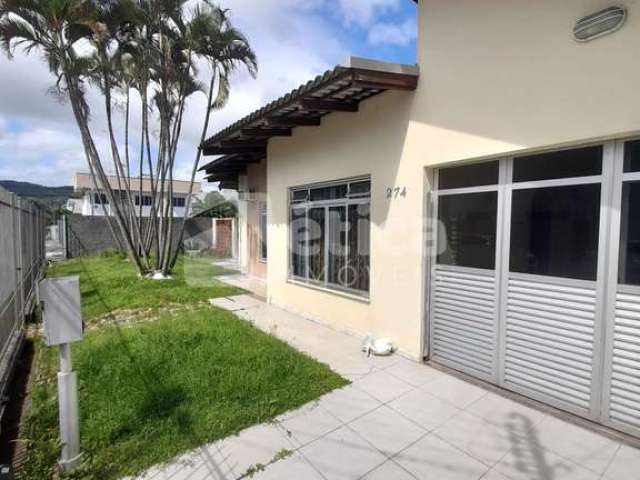 Excelente casa com 5 dormitórios 2 vagas e Edícula no Bairro Dom Bosco Itajaí