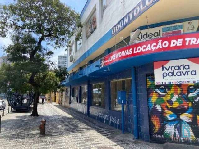 Prédio de esquina a venda, ótimo para investidores, no centro de Curitiba PR