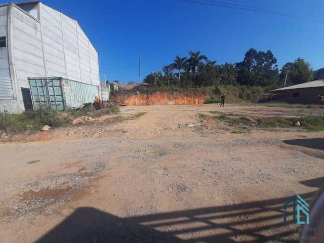 Terreno ótima localização, 611 m², ideal para galpões + aptos para alugar (kitinets) em Palhoça SC