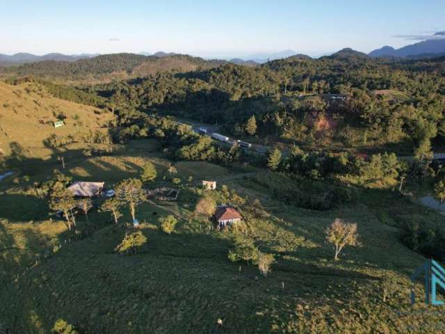 Chácara com 02 casas bem localizada, apenas 70km de Curitiba em Campina Grande do Sul PR