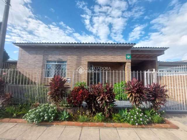 Casa com 4 quartos à venda na Ibicui, 179, Estância Velha, Canoas, 182 m2 por R$ 580.000