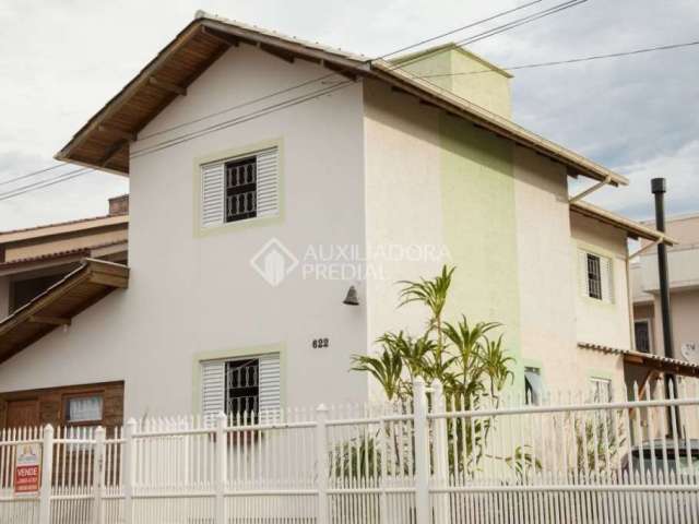 Casa com 3 quartos à venda na Rua Arco íris, 622, Carianos, Florianópolis, 162 m2 por R$ 1.500.000