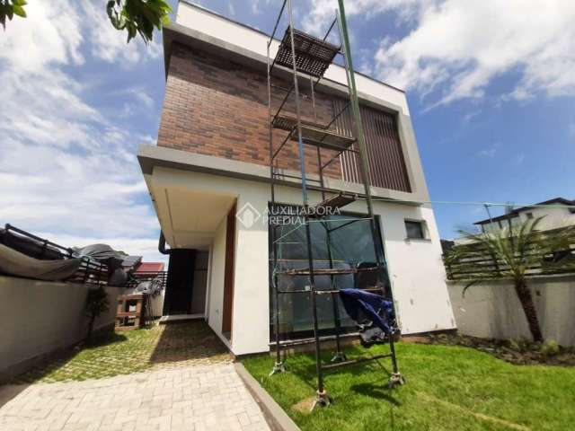 Casa com 2 quartos à venda na Rua Valdeci Izidro da Silveira, 19, Ribeirão da Ilha, Florianópolis, 100 m2 por R$ 830.000