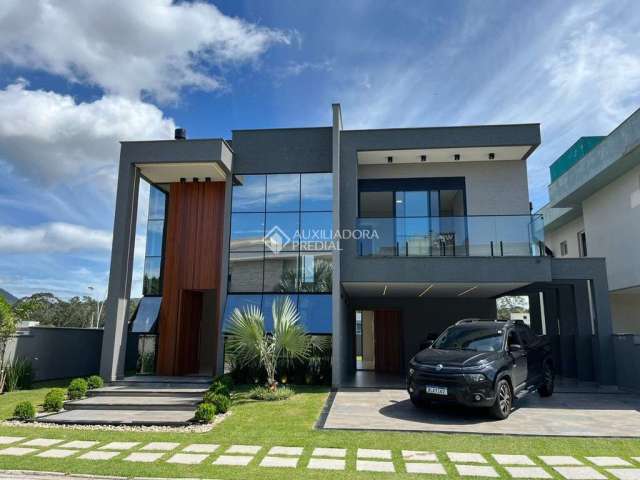 Casa com 4 quartos à venda na Avenida Red Park, 980, São João do Rio Vermelho, Florianópolis, 253 m2 por R$ 1.890.000