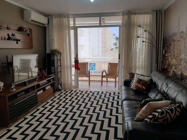 Apartamento reformado à venda no Centro