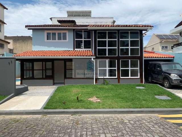 Luxuosa casa em condomínio na Barra da Tijuca, Rio de Janeiro-RJ: 4 quartos, 2 suítes, 1 sala, 4 banheiros, 4 vagas, 300m².