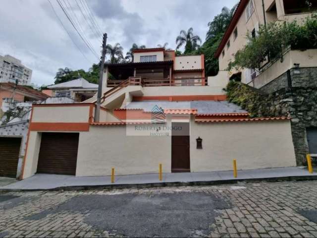 Casa para venda em Santa Rosa, Niterói-RJ: 3 quartos, 1 suíte, 1 sala, 2 banheiros, 1 vaga, 125m²!