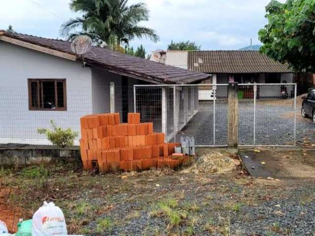 Casa para Venda em Guaramirim, Caixa D água, 3 dormitórios, 1 banheiro, 2 vagas