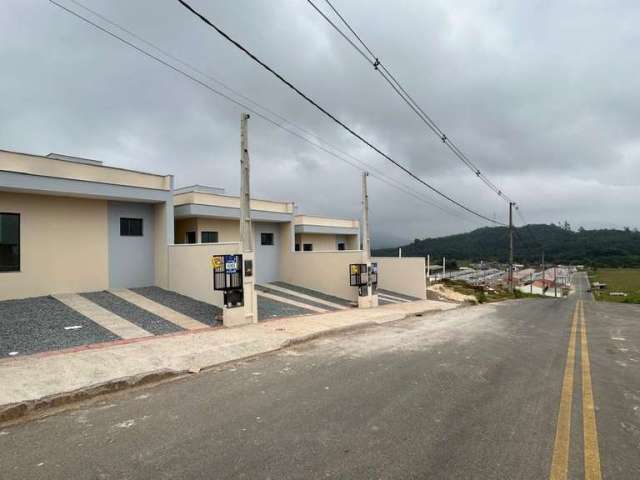 Casa para Venda em Guaramirim, Corticeira, 3 dormitórios, 1 suíte, 2 banheiros, 1 vaga