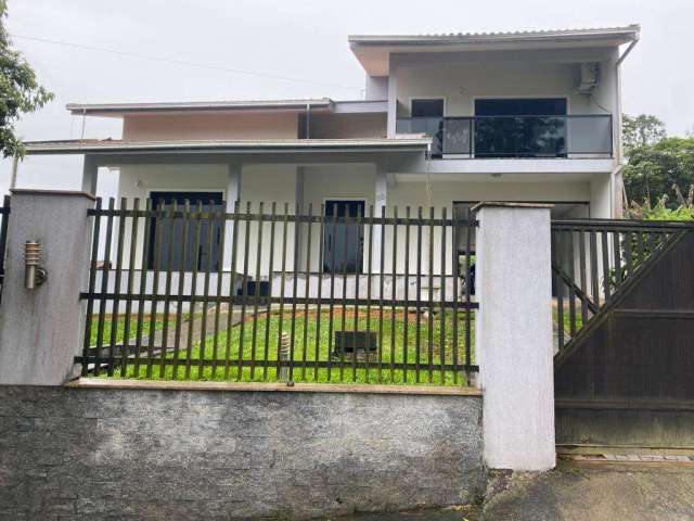 Casa para Venda em Massaranduba, Centro, 4 dormitórios, 1 suíte, 2 banheiros, 1 vaga