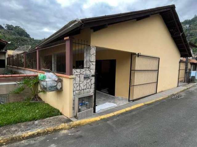 Casa para Venda em Guaramirim, Vila Freitas, 3 dormitórios, 1 banheiro, 2 vagas