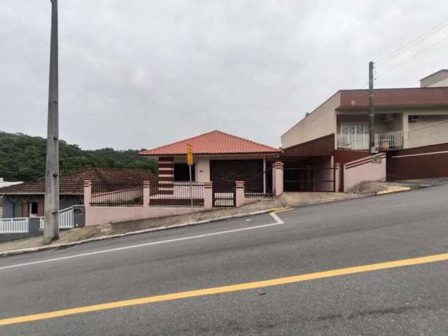 Casa para Venda em Jaraguá do Sul, Tifa Martins, 3 dormitórios, 2 banheiros, 2 vagas