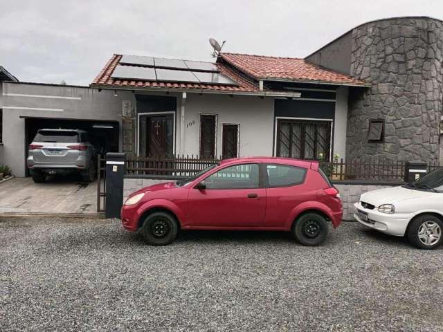 Casa para Venda em Guaramirim, Guamiranga, 3 dormitórios, 1 suíte, 2 banheiros, 2 vagas