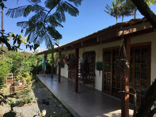 Casa para Venda em Guaramirim, Guamiranga, 3 dormitórios, 1 suíte, 1 banheiro, 1 vaga