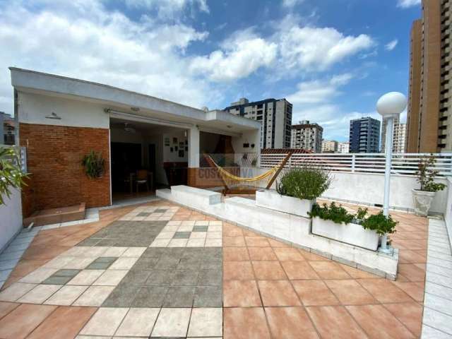 Casa à Venda na Ponta da Praia! 3 Suítes sendo 2 com Closet, Churrasqueira, Forno a lenha e Solarium