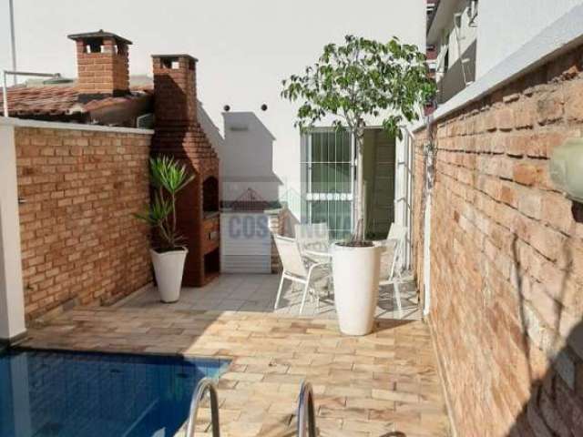 Linda casa sobreposta alta com 3 suítes, piscina e churrasqueira no bairro Campo Grande