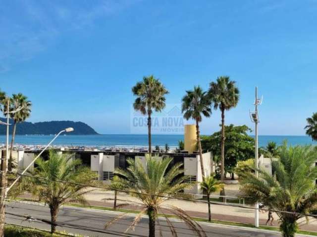 Apartamento a venda. 3 quartos sendo 1 suíte, andar de escada, frente mar