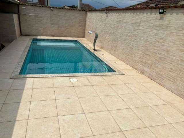 Vende se casa sobrado com piscina,  04 quartos, sendo 01 suíte, Náutica São Vicente.