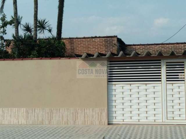 Casa à 500 metros da praia com 135m², 5 quartos, sala 2 ambientes, garagem com 5 vagas, mobiliada