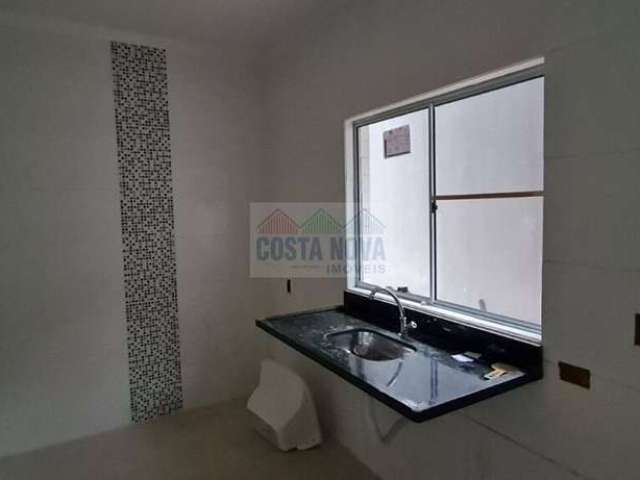 Sobrado a venda, novo, 54 m², 2 quartos, 1 banheiro, lavabo, cozinha e área de serviço.