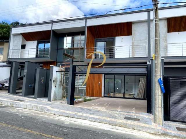 Casa com 3 quartos à venda na Rua Rio Negrinho, 518, Saguaçu, Joinville por R$ 990.000