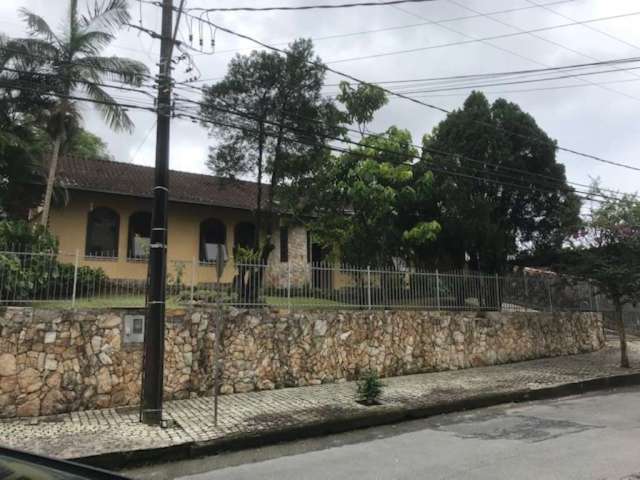 Casa com 4 quartos à venda na Rua Alberto Kroehne, 130, Atiradores, Joinville por R$ 1.200.000