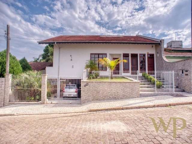 Casa com 5 quartos à venda na Rua dos Gerânios, 465, Boa Vista, Joinville por R$ 845.000