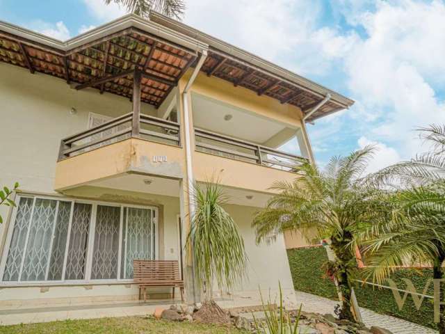 Casa com 4 quartos à venda na Rua Imigrante Roskamp, 175, Anita Garibaldi, Joinville por R$ 770.000