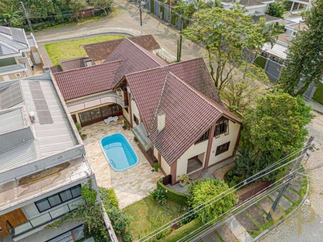 Casa com 4 quartos à venda na Rua Orleans, 303, América, Joinville por R$ 1.690.000