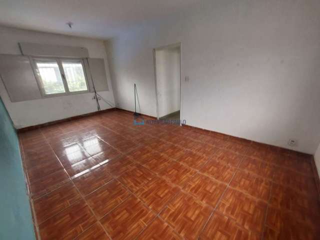 CASA AMPLA, 4 DORMITÓRIOS, 2 SACADAS - Comercial ou residencial!