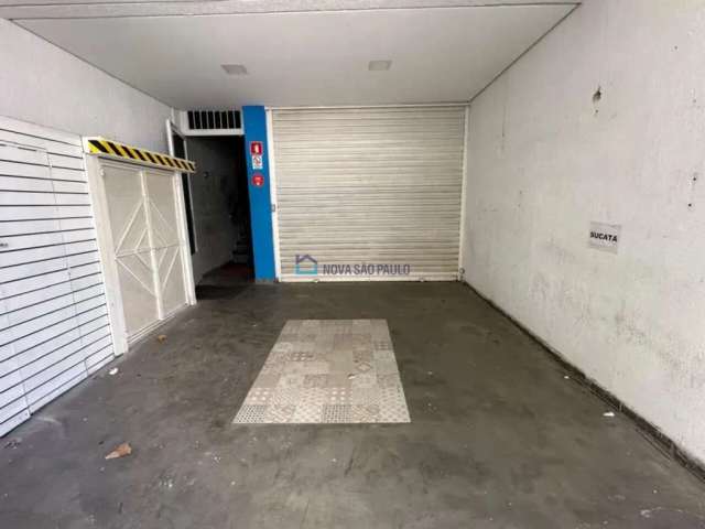 Prédio comercial de 350m² com 2 banheiros, cozinha, escritório e 3 grandes salas