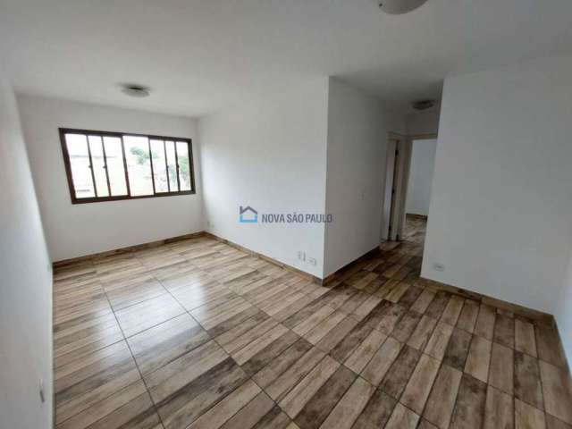 Apartamento com 02 Dorms e 01 vaga na Vila Santo Estéfno