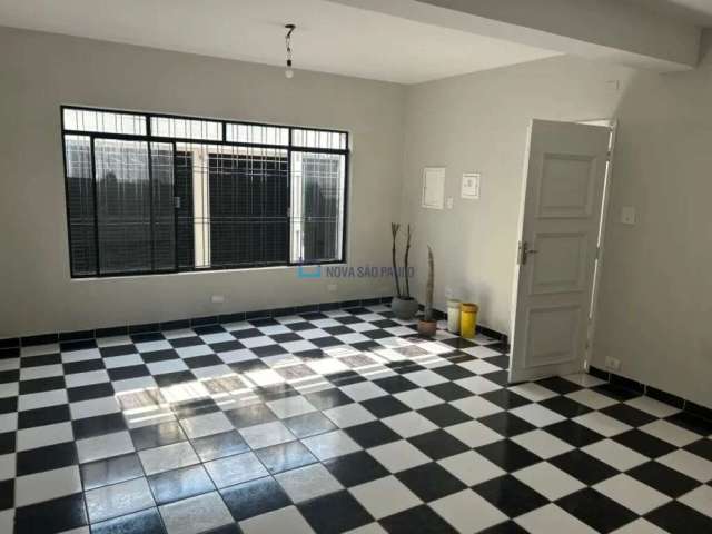 Sobrado de 145m² 03 Dorms, 02 vagas e  edícula nos fundos, trav . R Vieira de Moraes