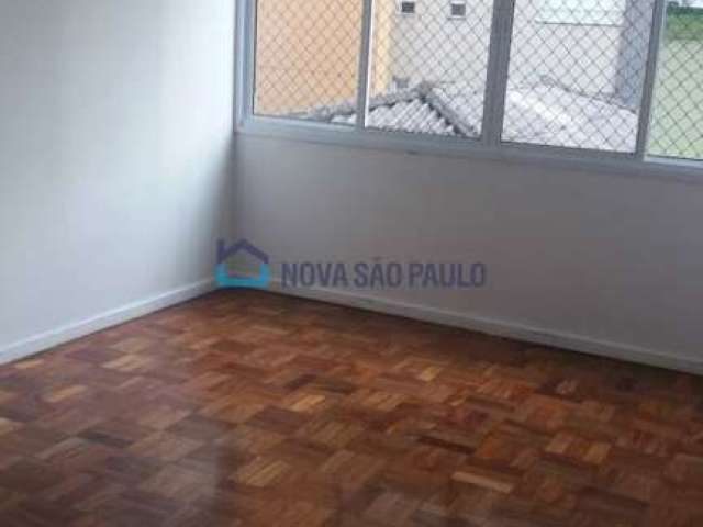 Apartamento 90m²  03 dormitórios e 02 banheiros e 01 vaga.