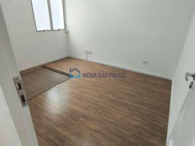 Imóvel comercial com 04 salas e 02 banheiros.