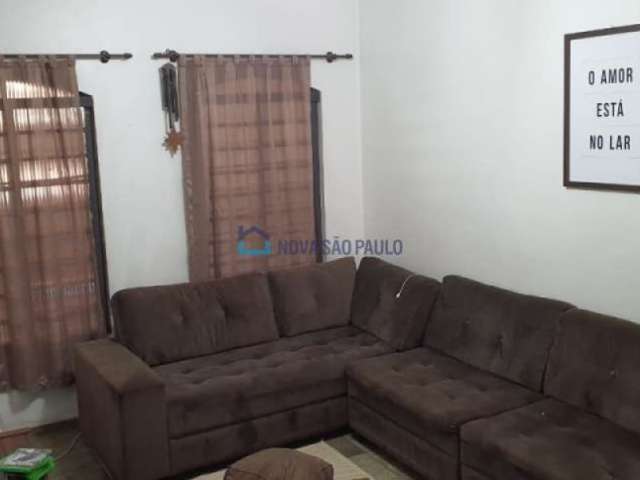 Sobrado 2 dorms, garagem p/ 2 carros, 120m²