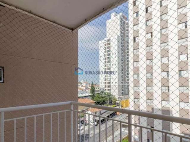 Apartamento de 51m² com 2 dormitórios, 1 banheiro e 1 vaga em andar alto